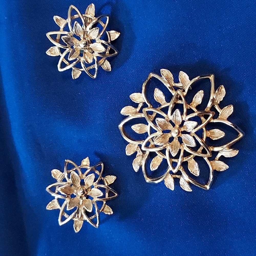 💖  Vintage Sarah Coventry Jewelry set